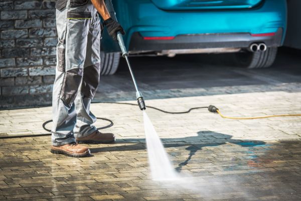 Cost of Driveway Pressure Washing in Laguna Niguel