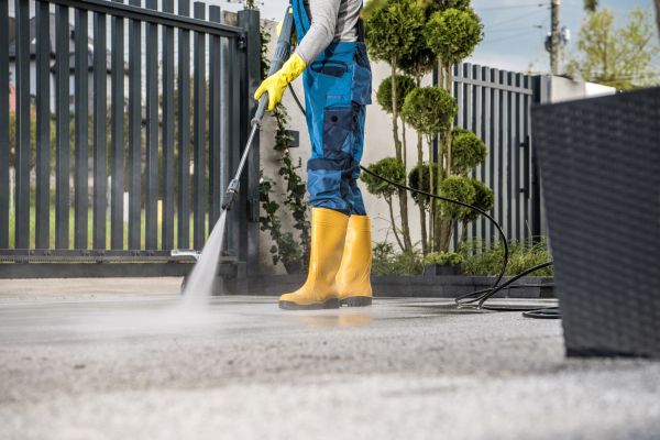 Cost of Driveway Power Washing in Laguna Niguel