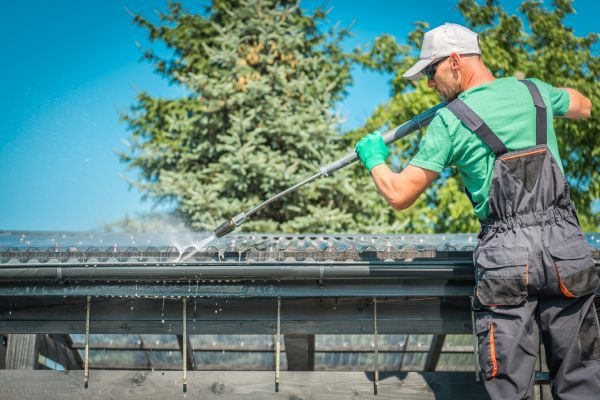 Gutter Power Washing in Laguna Niguel