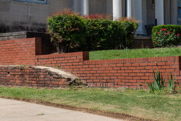 Retaining Wall Cleaning in Laguna Niguel